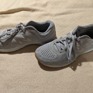 New Balance Tennis Shoes